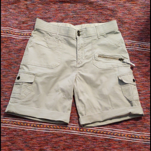 Lee tan cargo style shorts - Picture 2 of 7